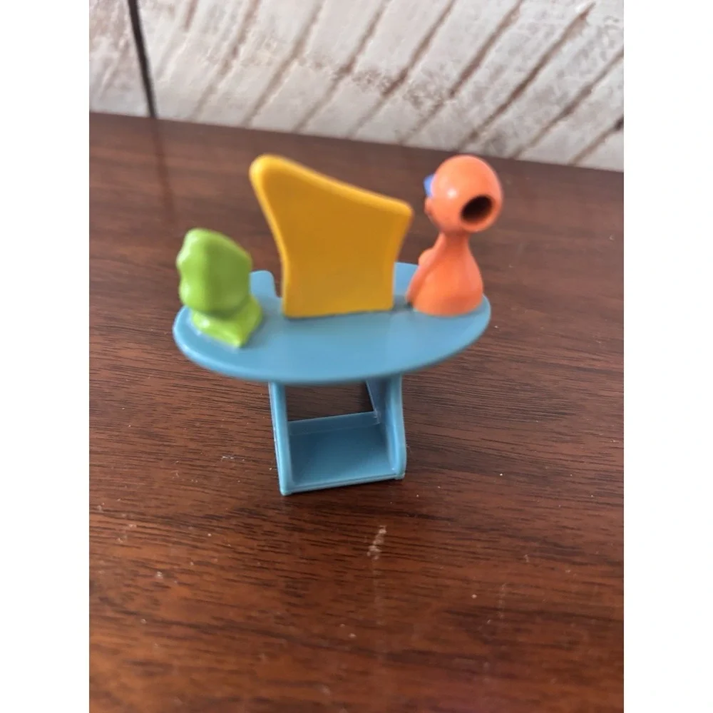 Fisher-Price Sweet Streets Dollhouse Dressing Room Vanity Mirror
